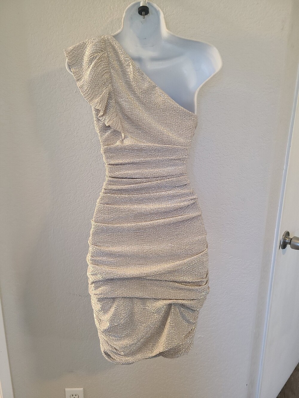 EXPRESS Ruffled One-Shoulder Ruched Metallic Bodycon Mini Dress Cocktail Sparkle - Picture 8 of 9